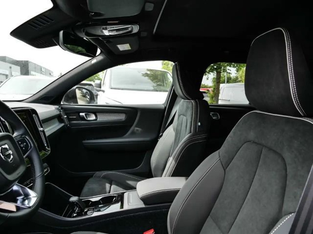 Volvo EX40