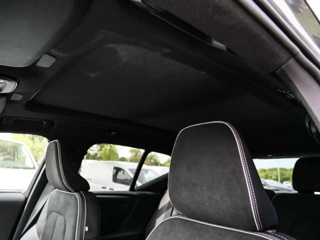 Volvo EX40