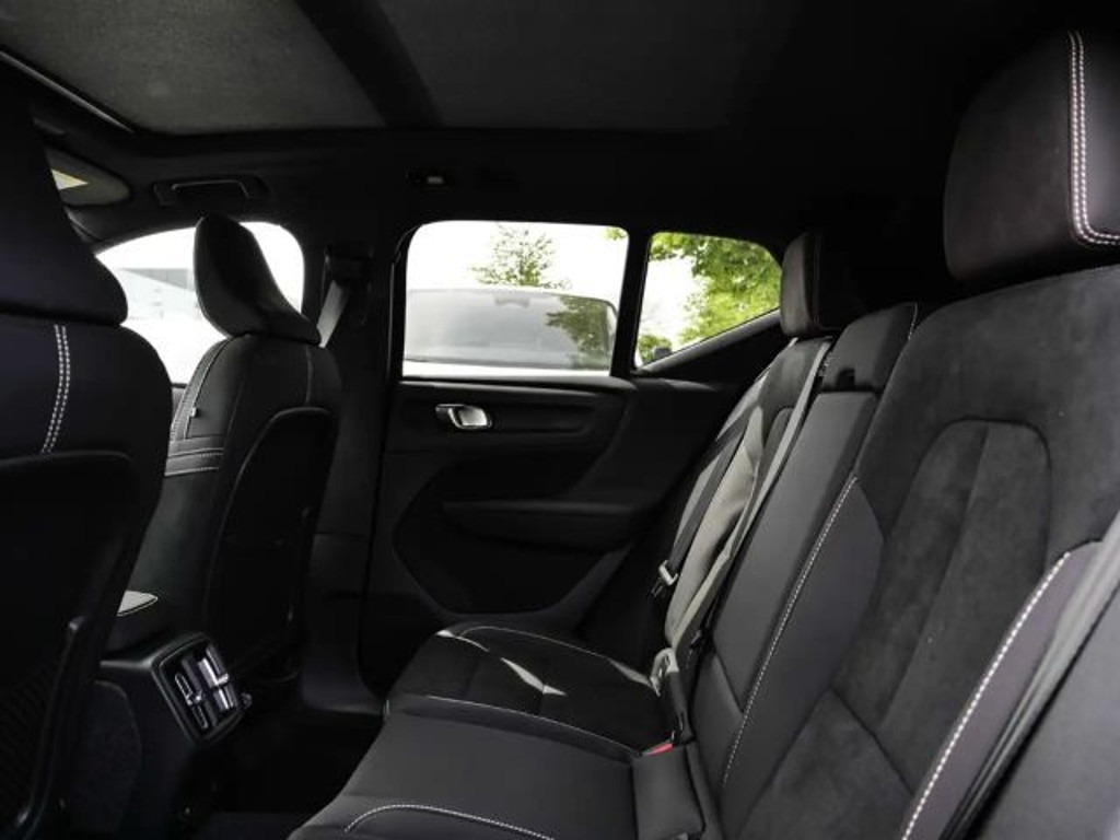 Volvo EX40