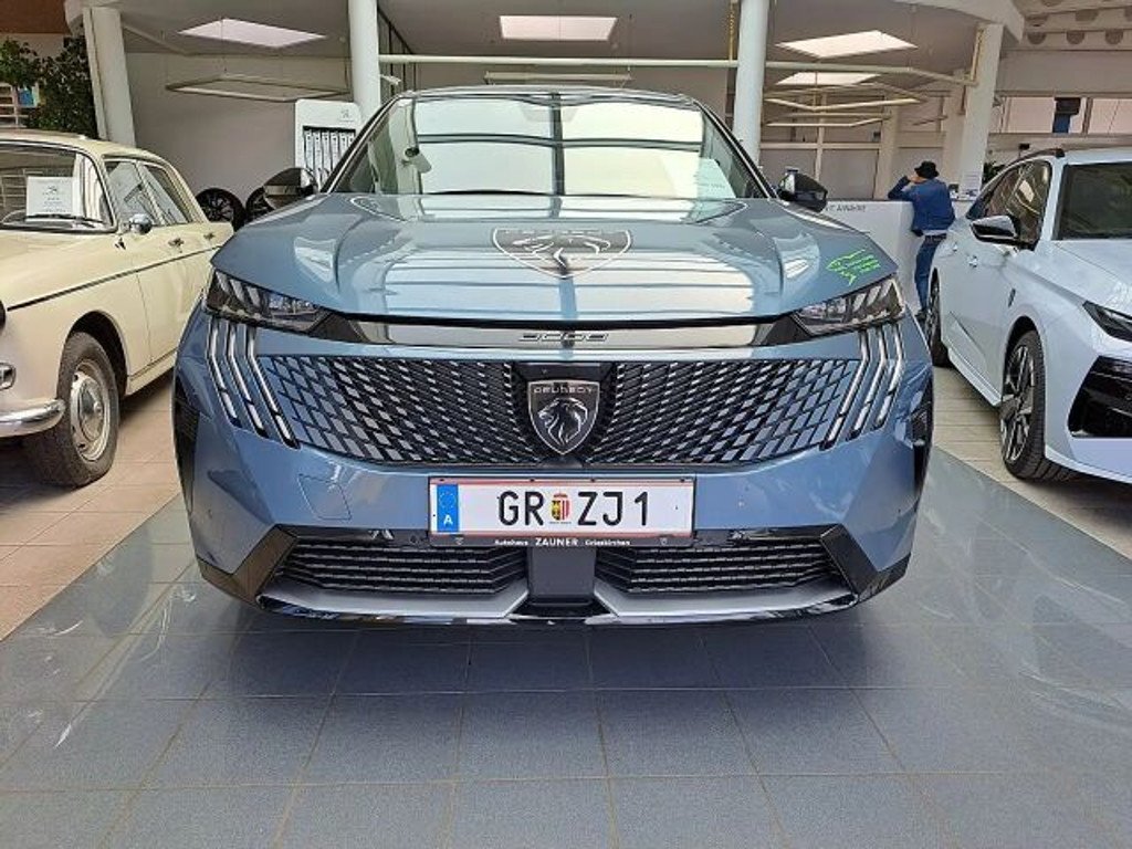 Peugeot E-3008