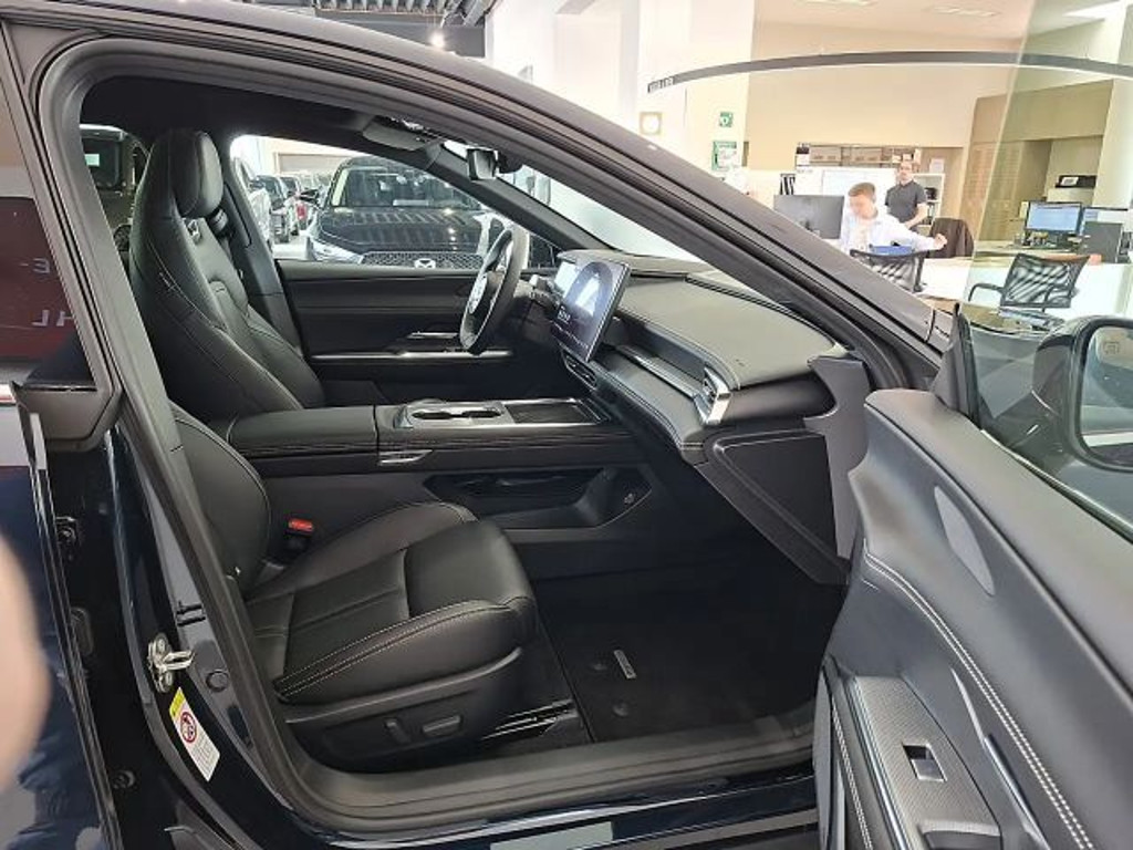 Mazda 6e