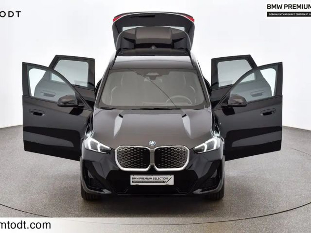 BMW iX1