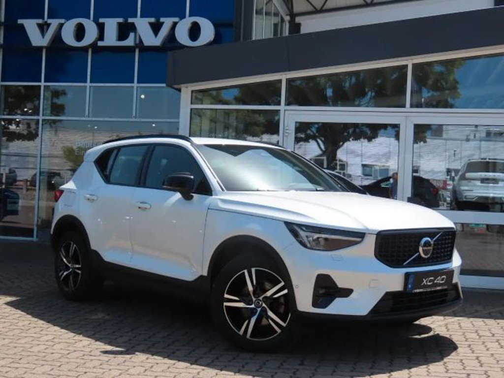 Volvo XC40 Plus Dark