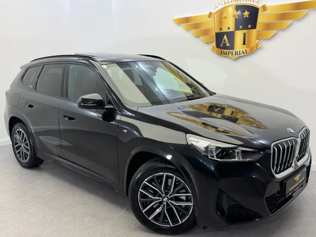 BMW X1 xDrive23i  // M-PAKET // 1. BESITZ // PANO //