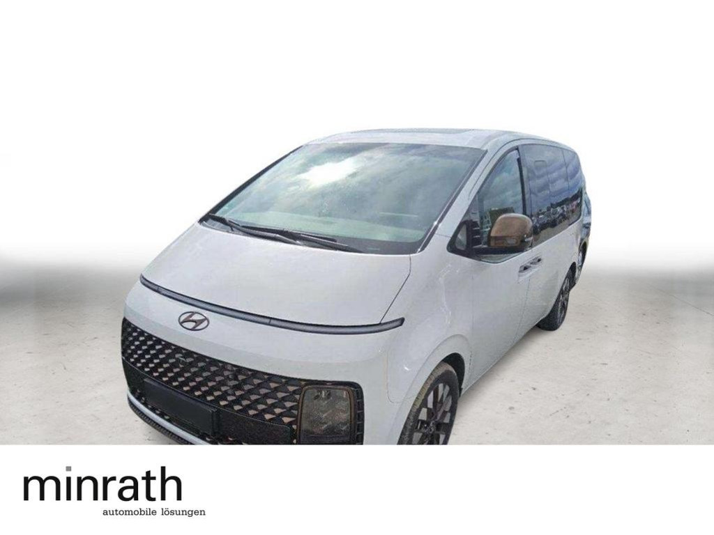 Hyundai Staria Signature