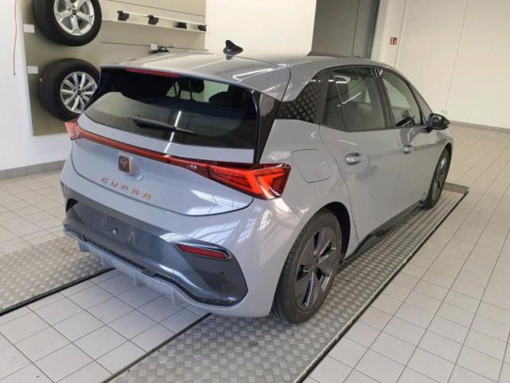 Cupra Born 204PS/62kWh TECH M+PILOT M+SHZ+RKAM+ACC
