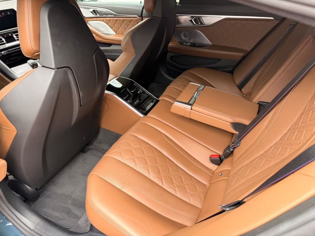 BMW M8