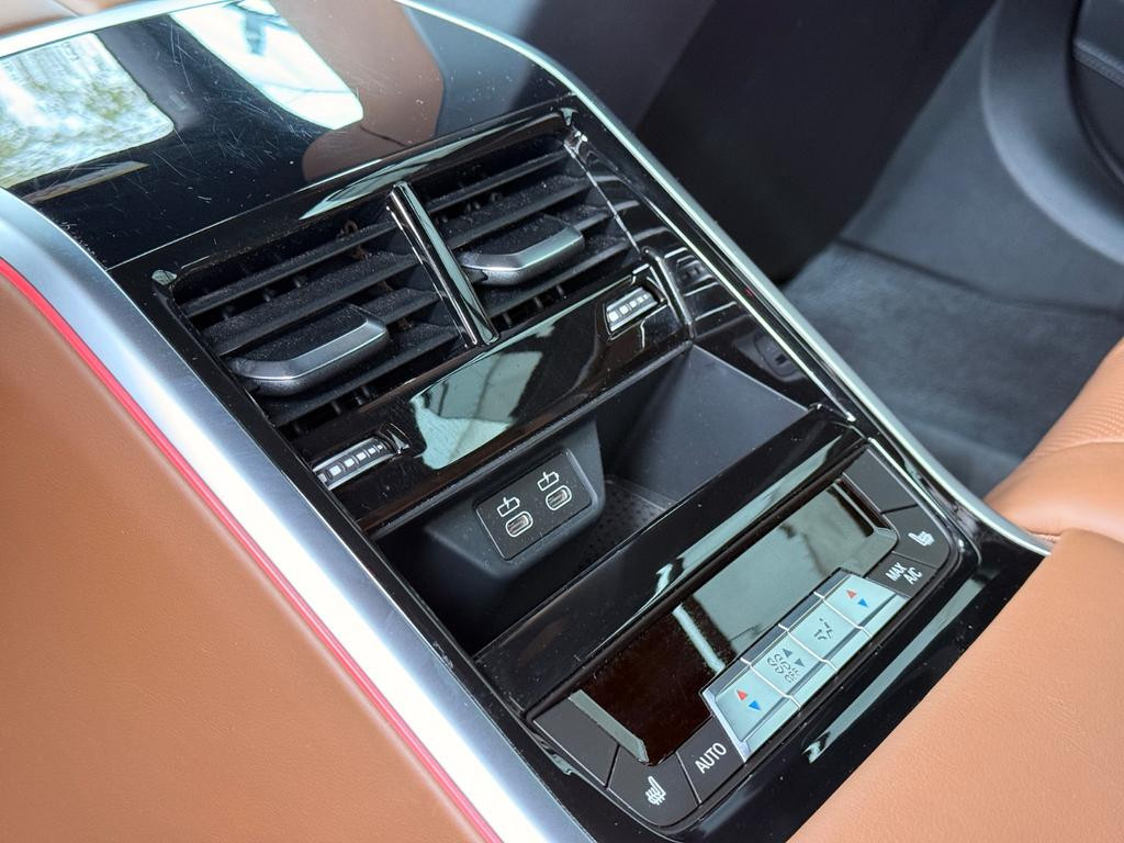 BMW M8