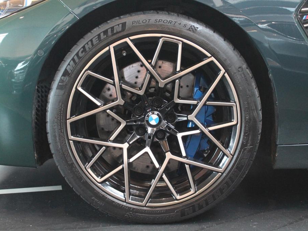 BMW M8