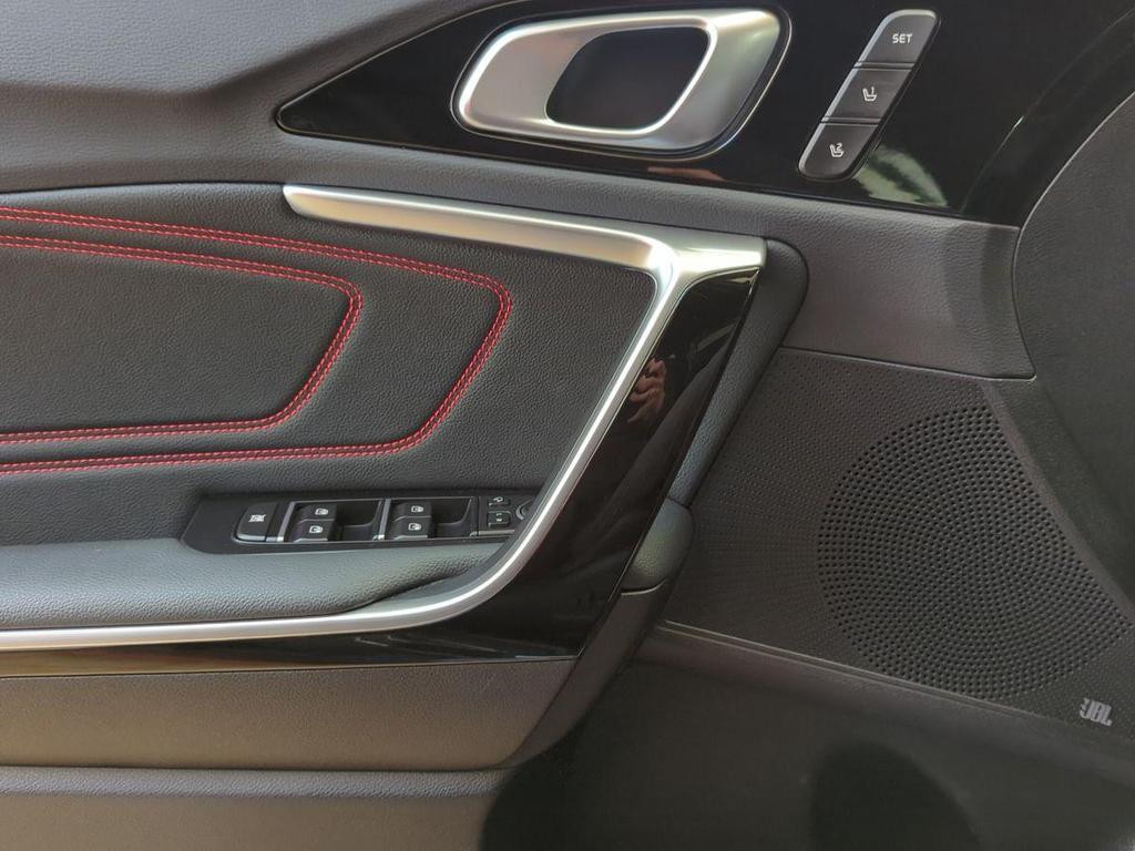 Kia ProCeed