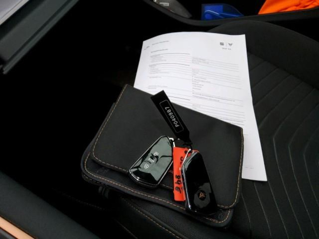 Cupra Born 231PS/62kWh TECH M+PILOT M+SHZ+GJR+ACC+NAVI