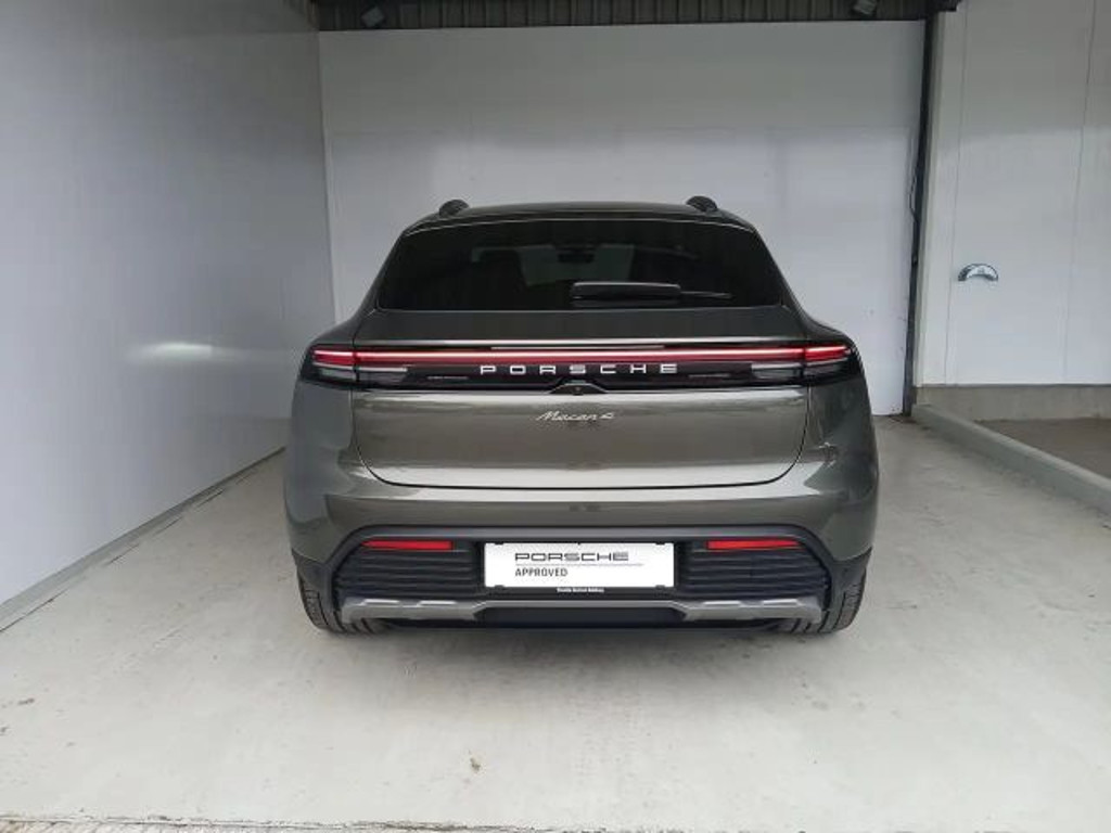 Porsche Macan 4