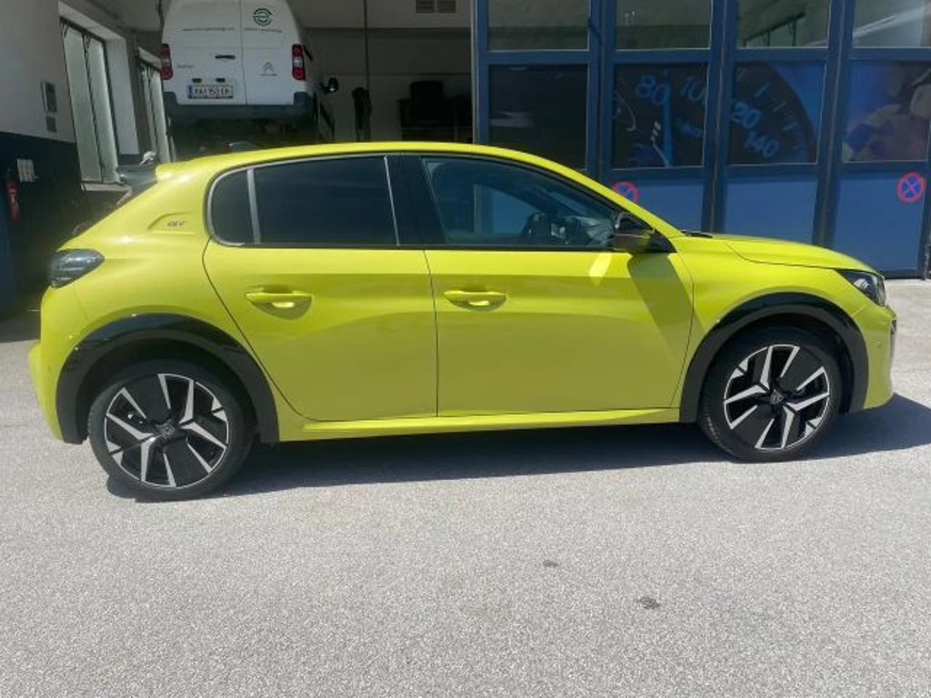 Peugeot e-208