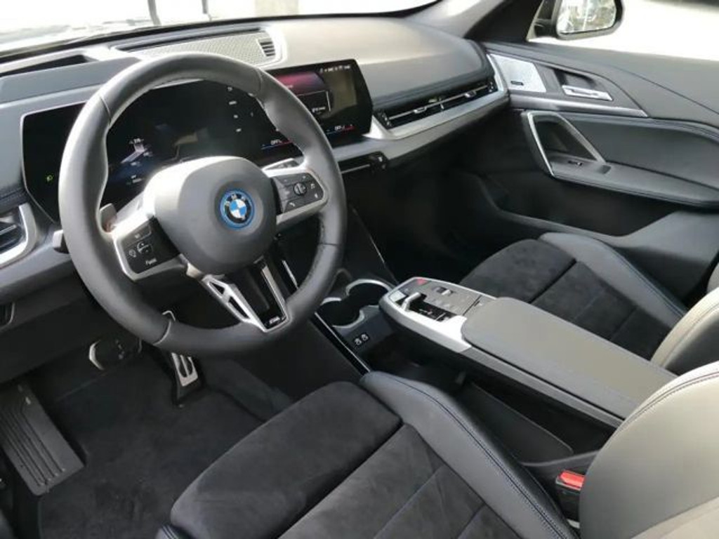 BMW iX1