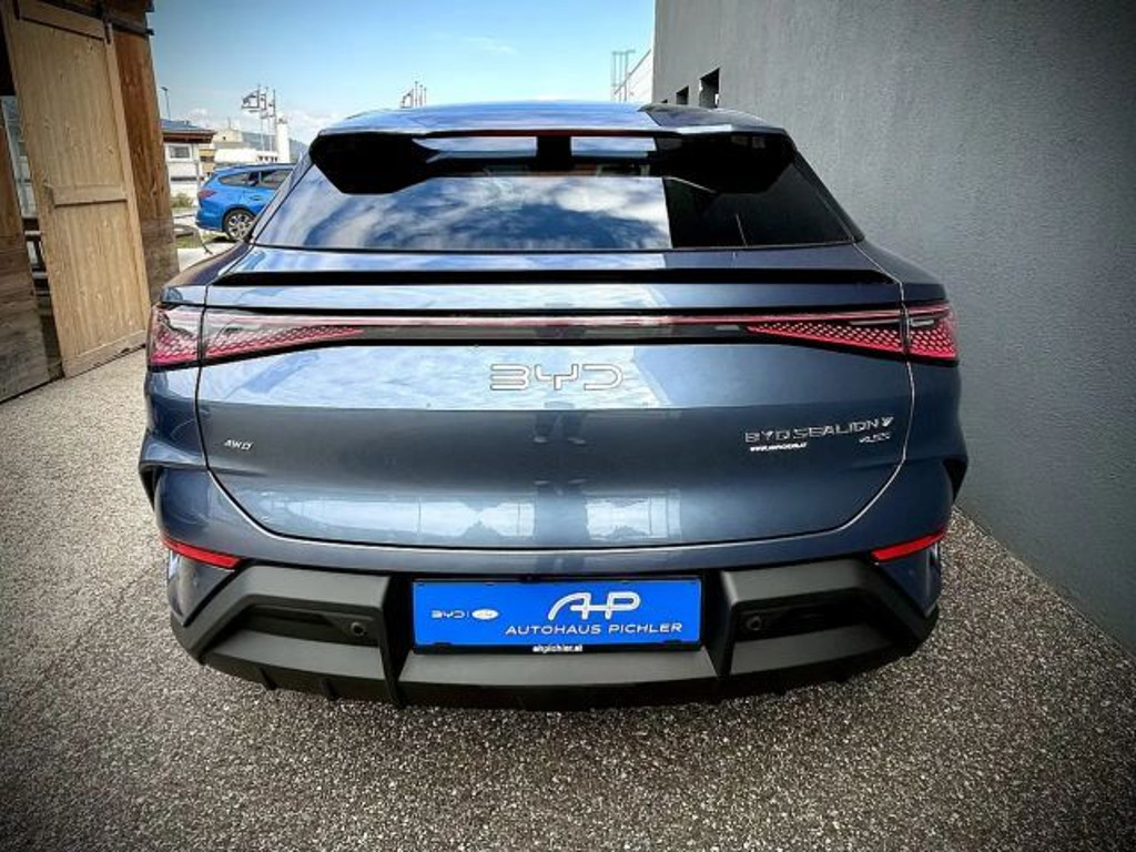 BYD Sealion 7