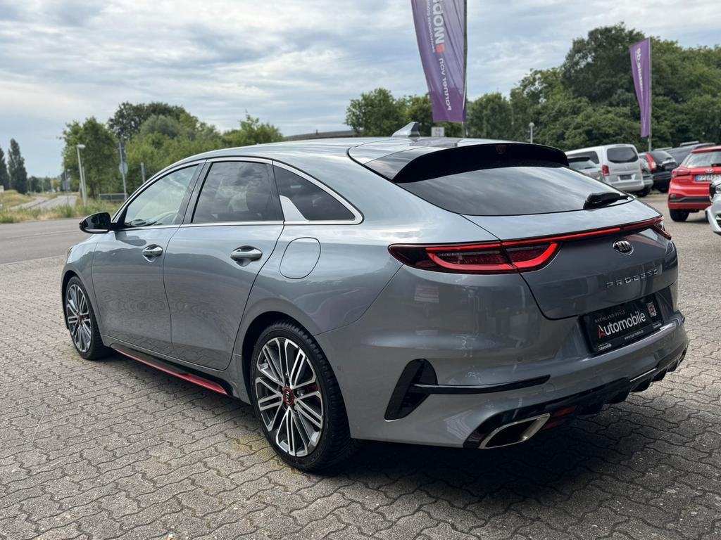 Kia ProCeed