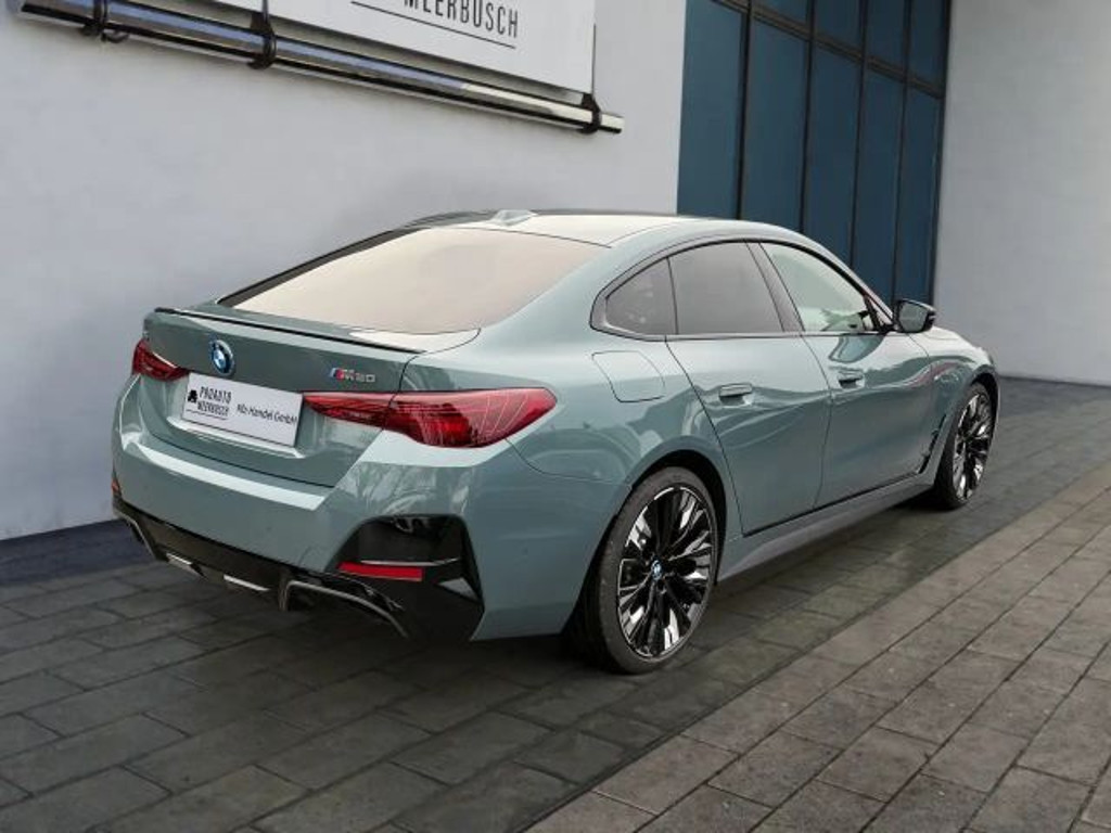 BMW i4