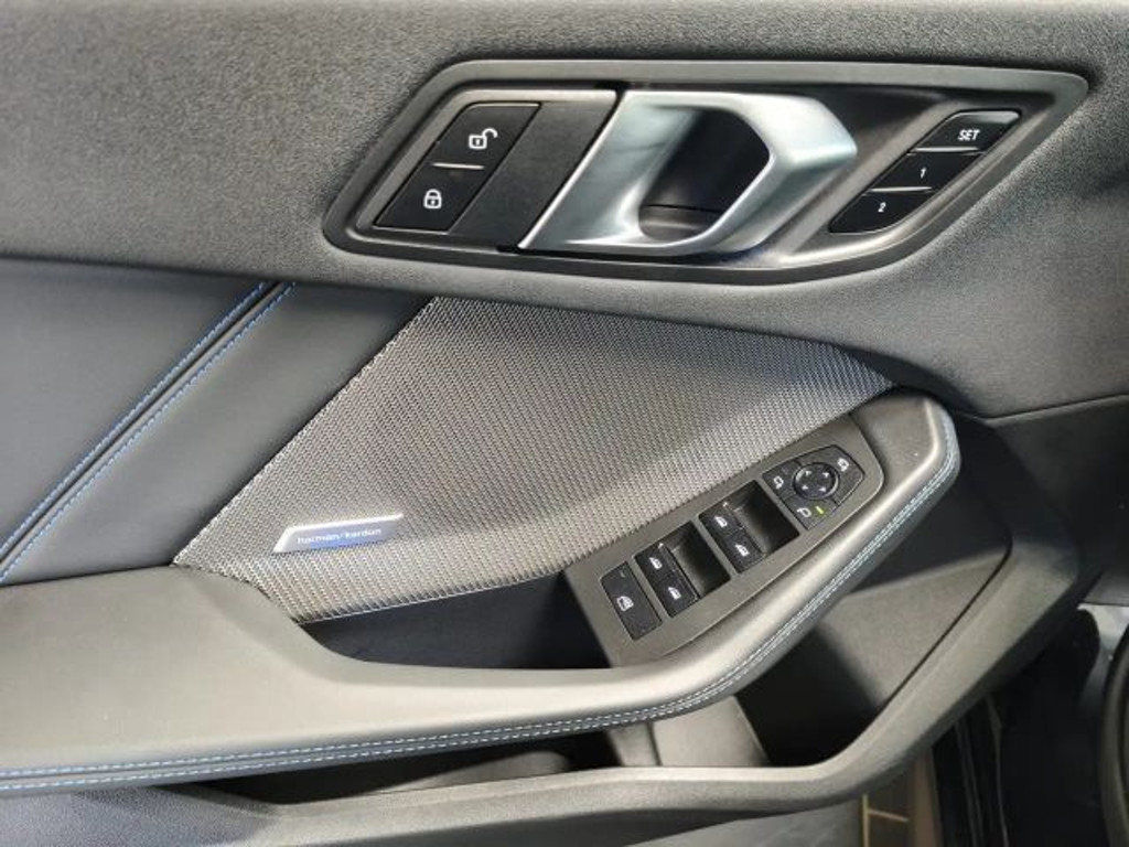 BMW M140i