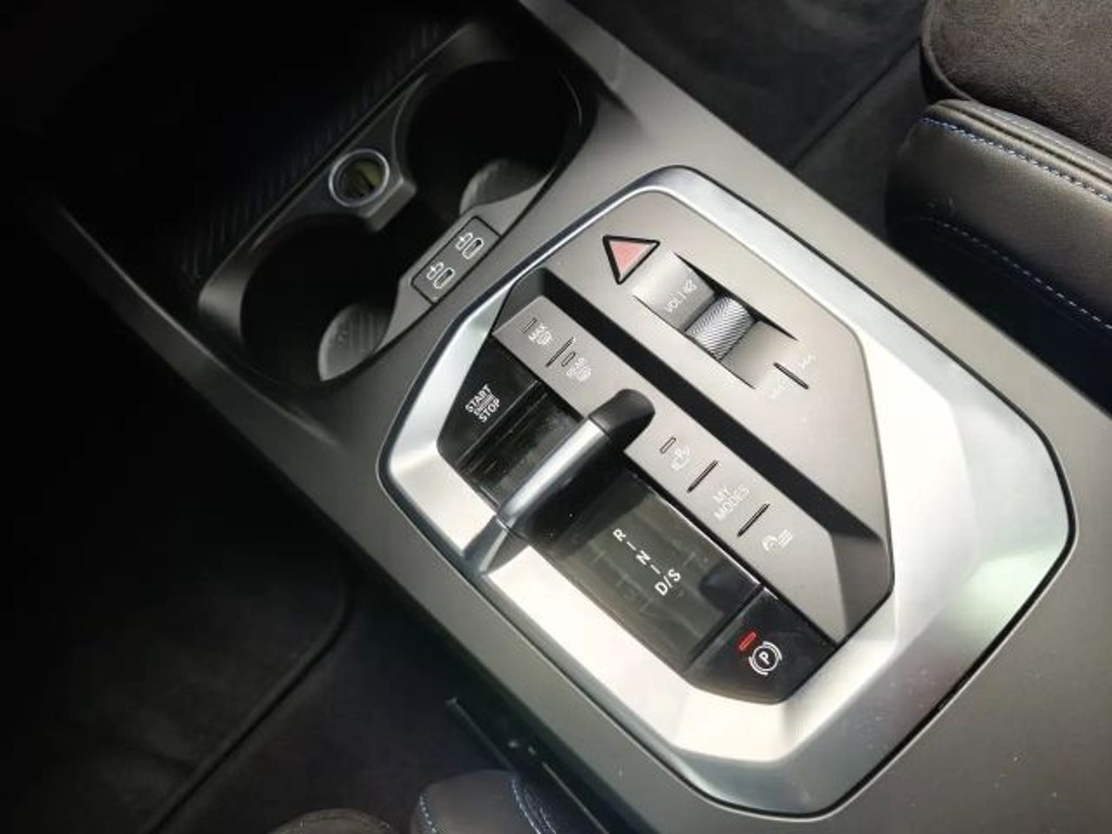 BMW M140i