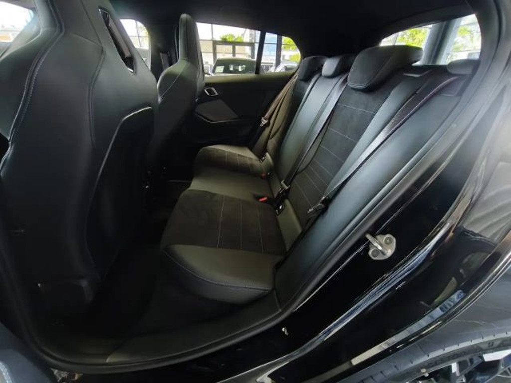 BMW M140i