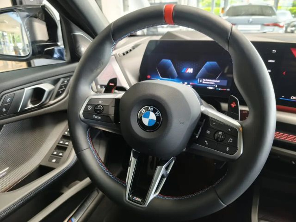 BMW M140i