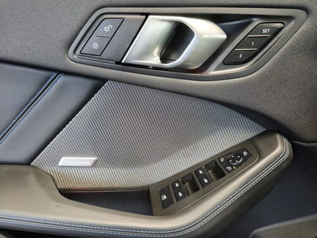 BMW M140i