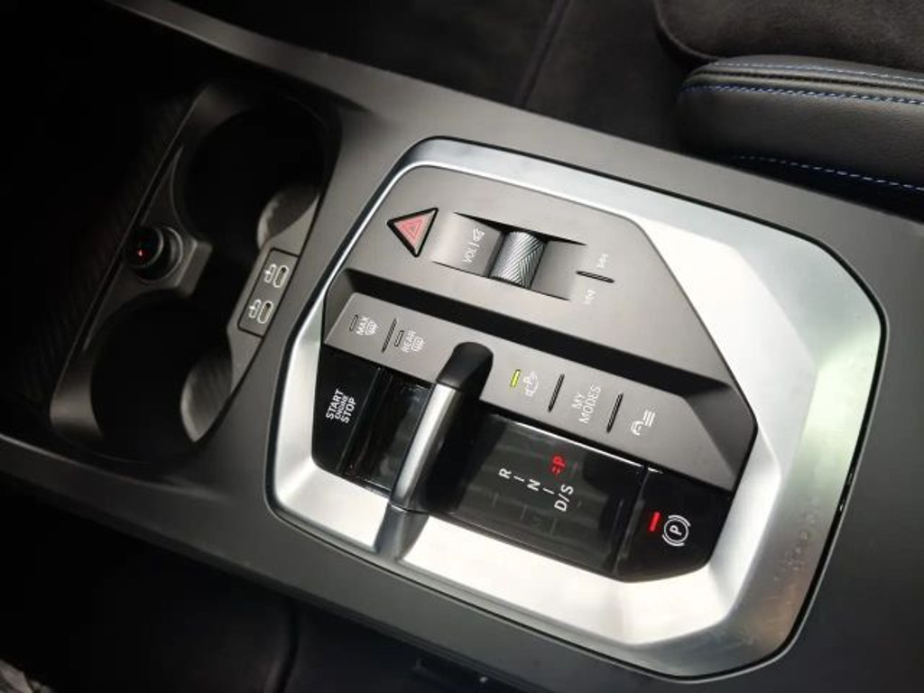 BMW M140i