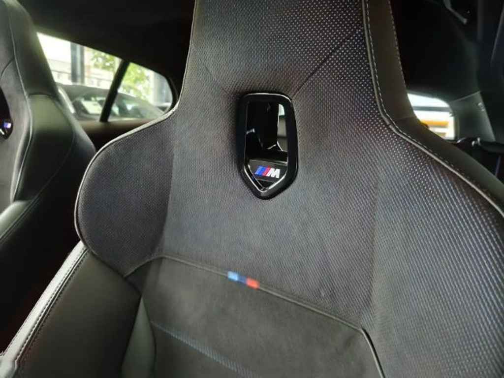 BMW M140i