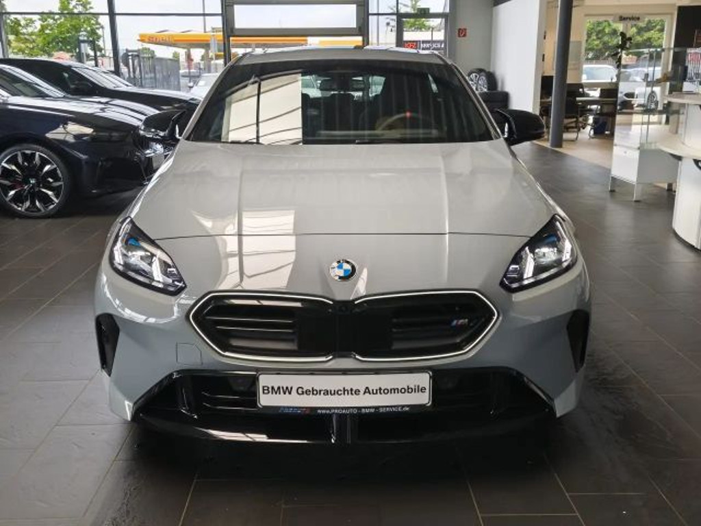 BMW M140i