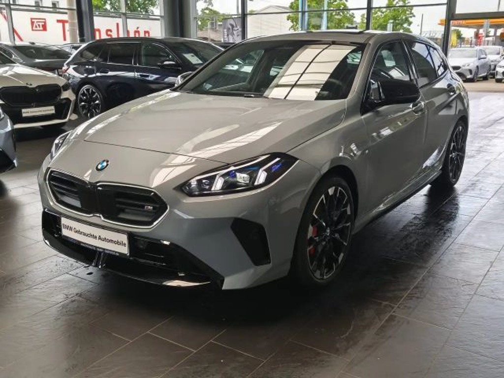 BMW M140i