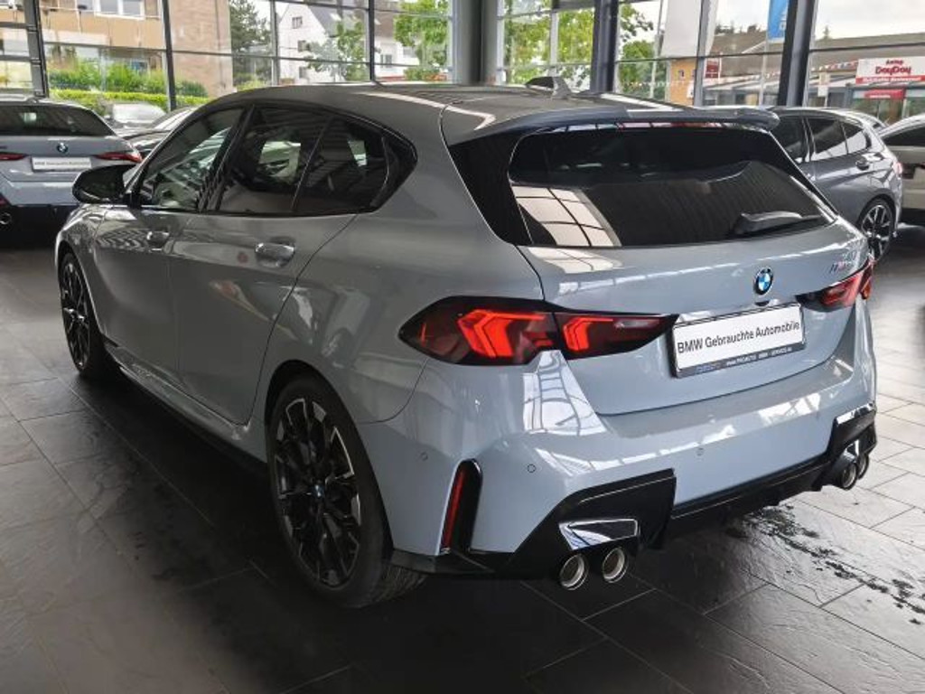 BMW M140i