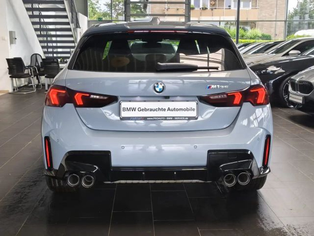 BMW M140i