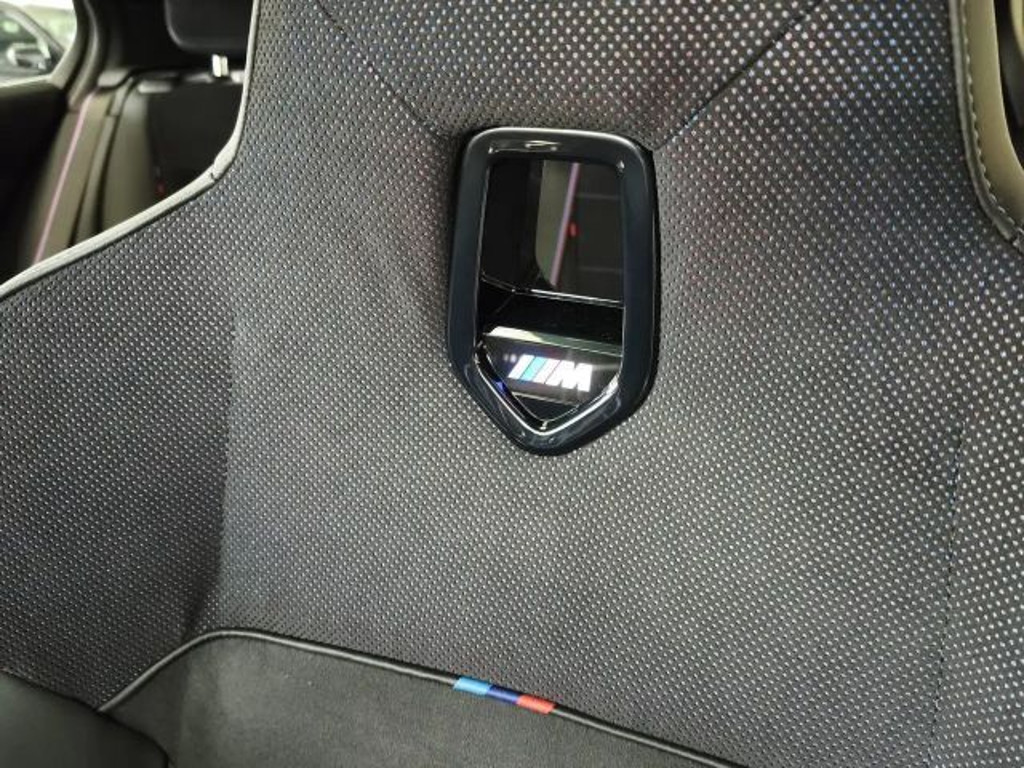 BMW M140i