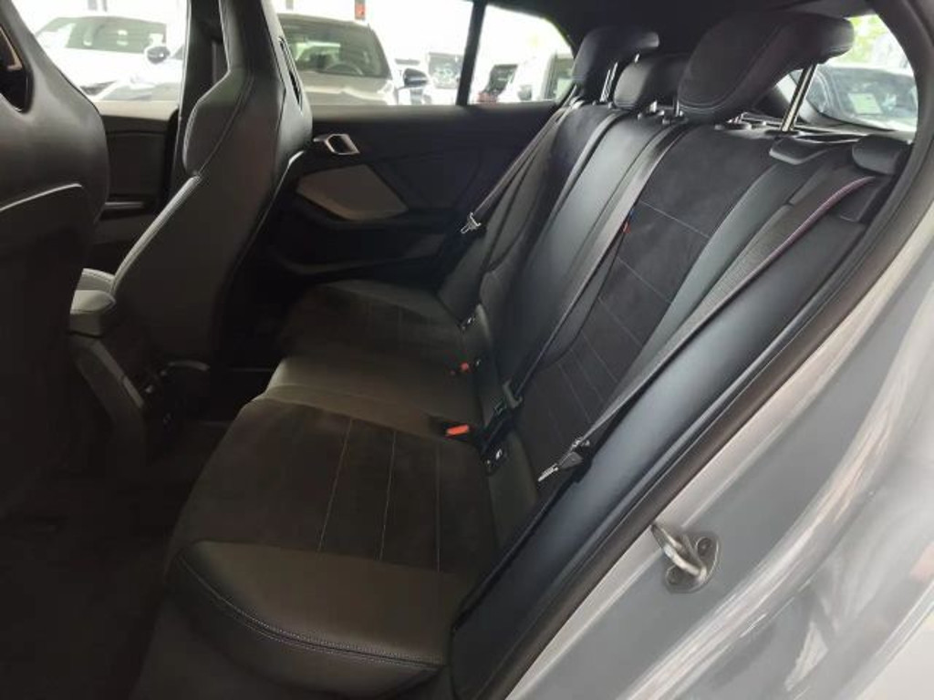 BMW M140i