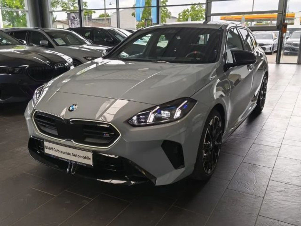 BMW M140i