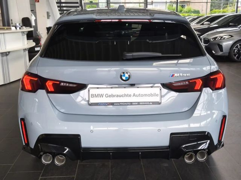 BMW M140i