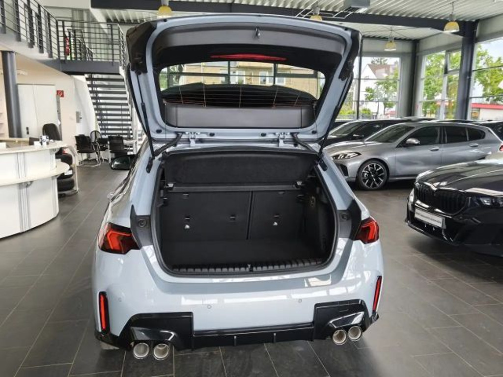 BMW M140i