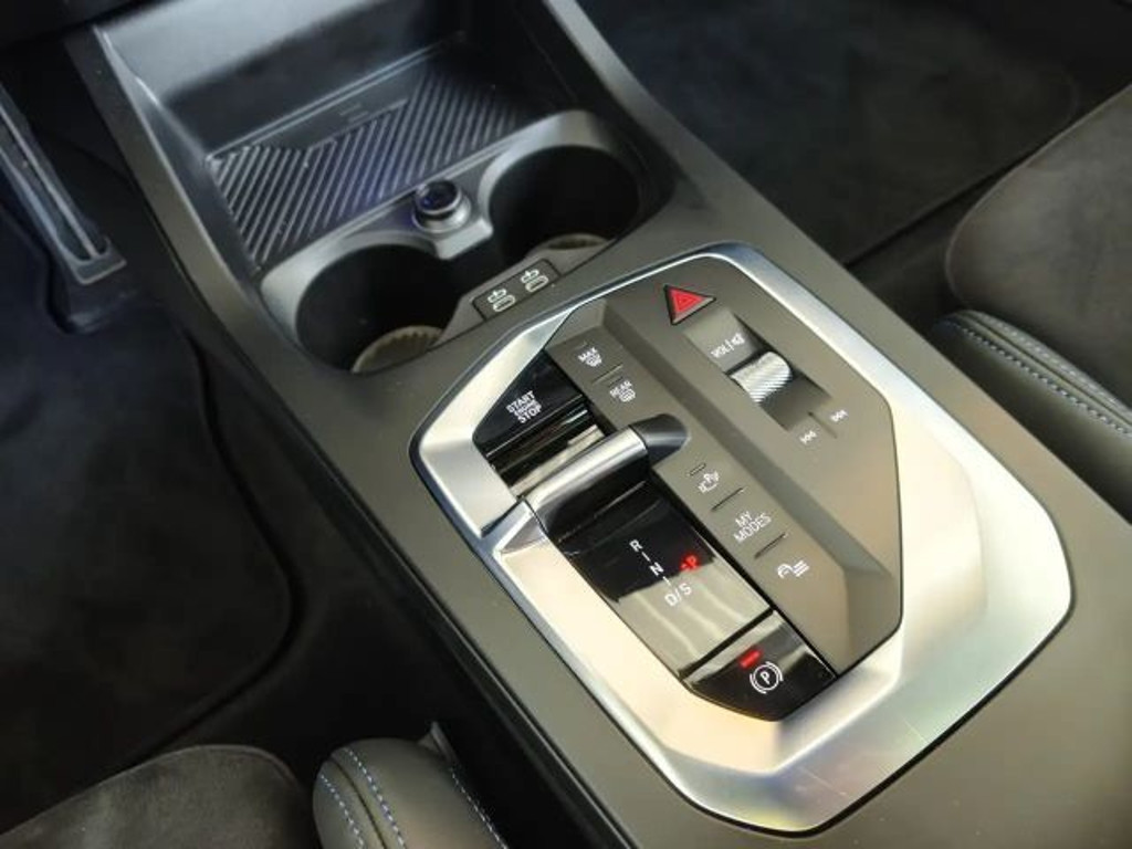 BMW M140i