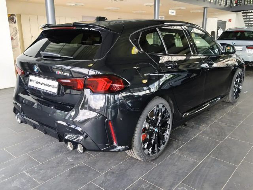 BMW M140i
