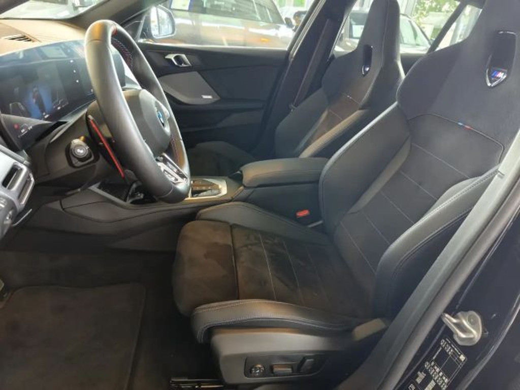 BMW M140i