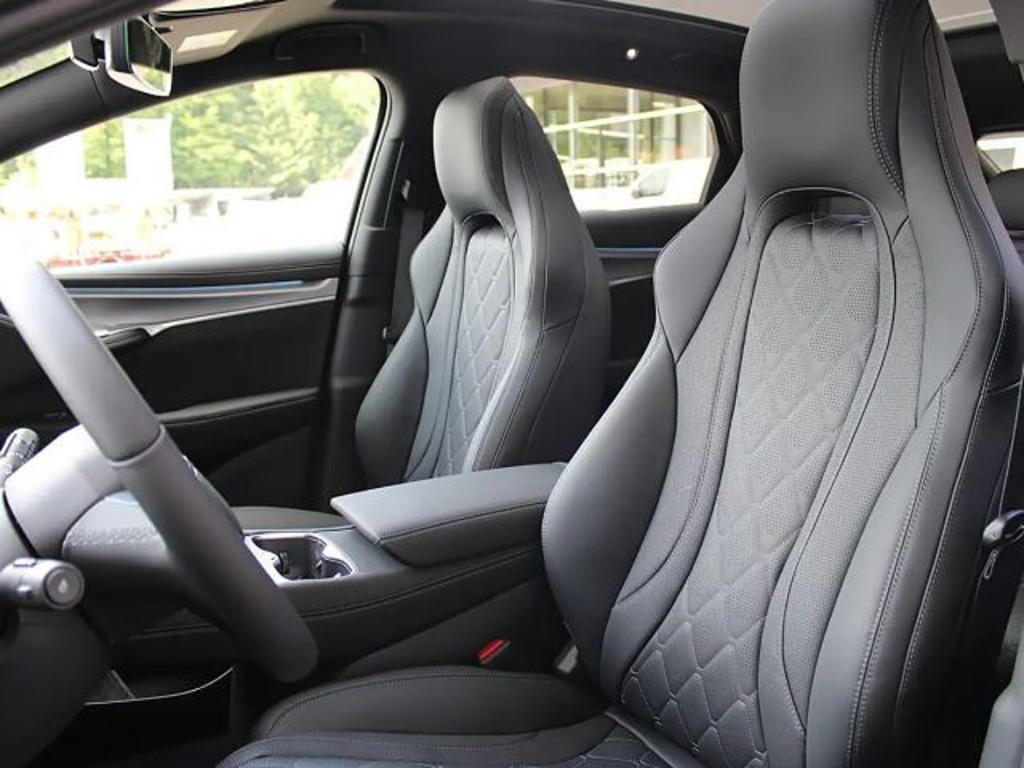 BYD Sealion 7
