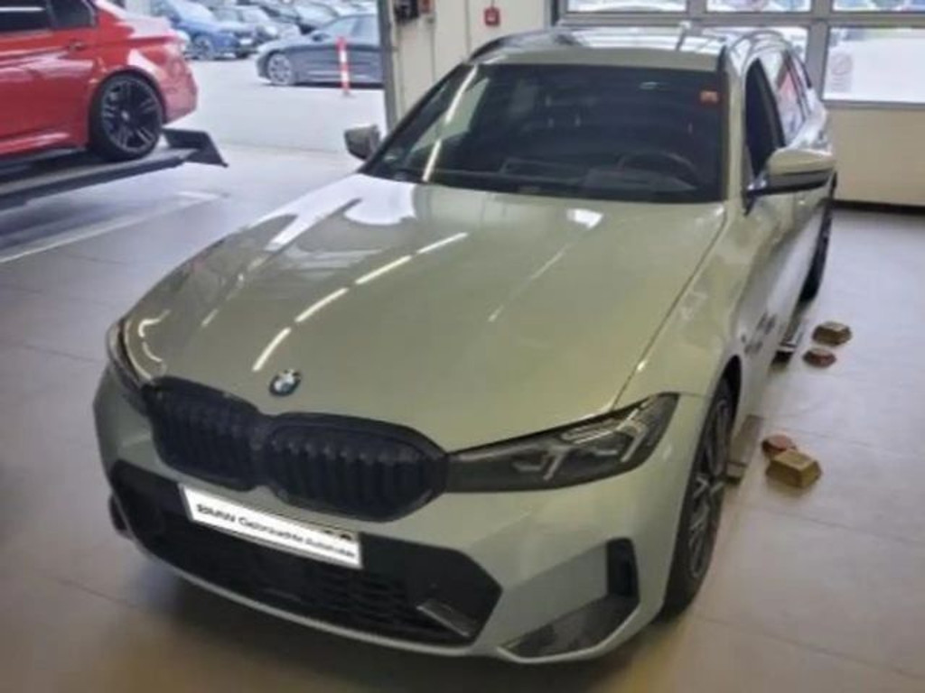 BMW 3 Serie 330 M-Sport xDrive Touring 330d