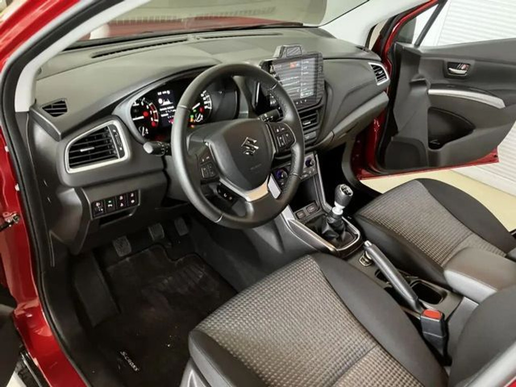 Suzuki S-Cross