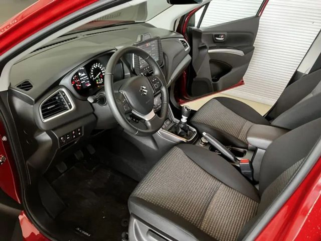 Suzuki S-Cross