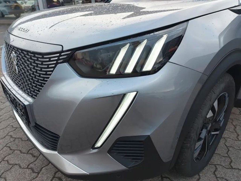 Peugeot e-2008