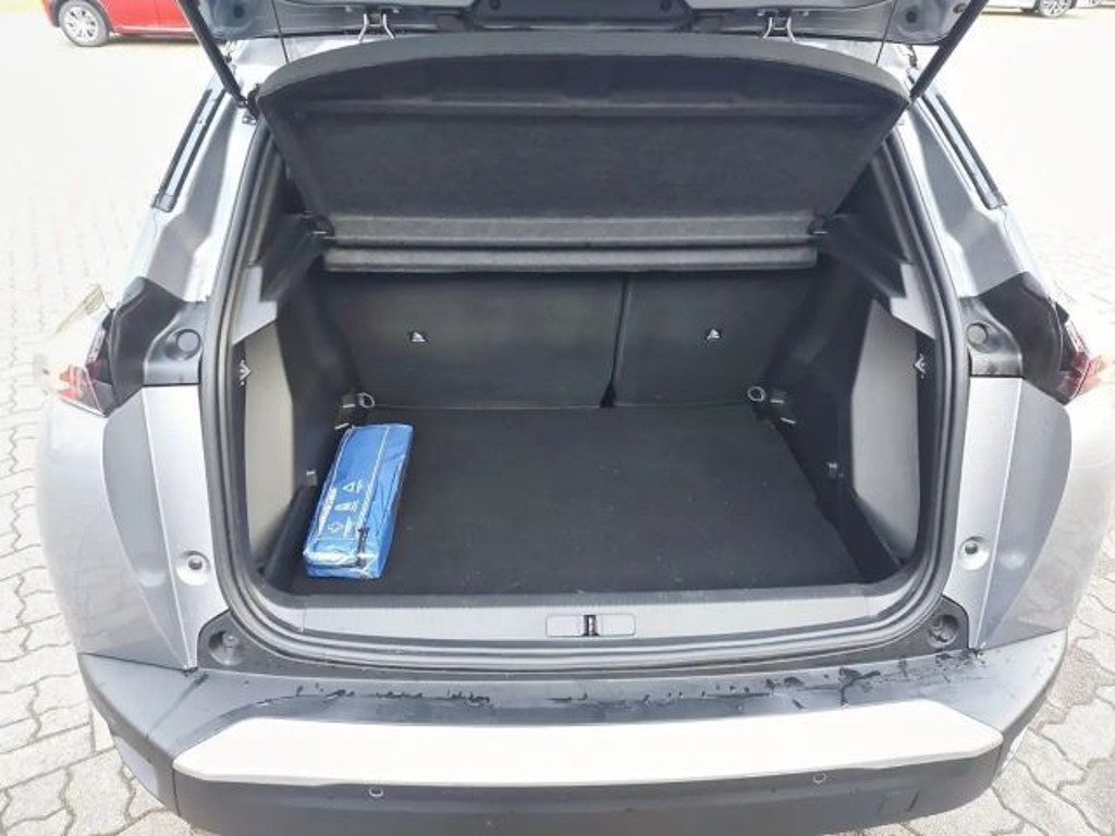 Peugeot e-2008