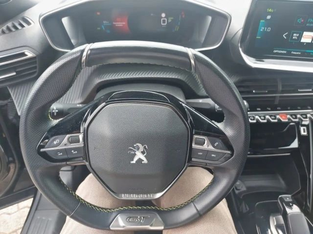 Peugeot e-2008