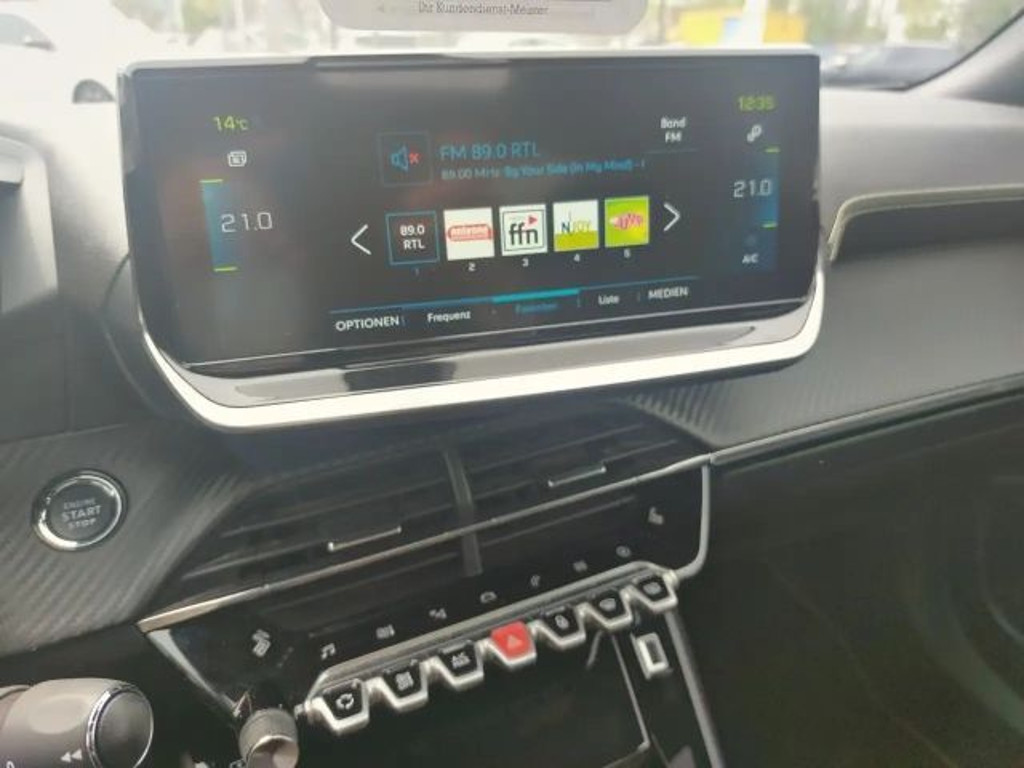 Peugeot e-2008