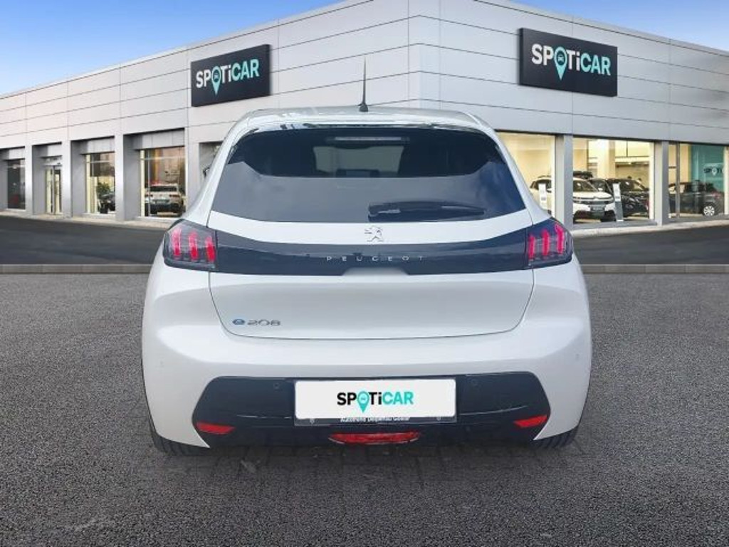 Peugeot e-208