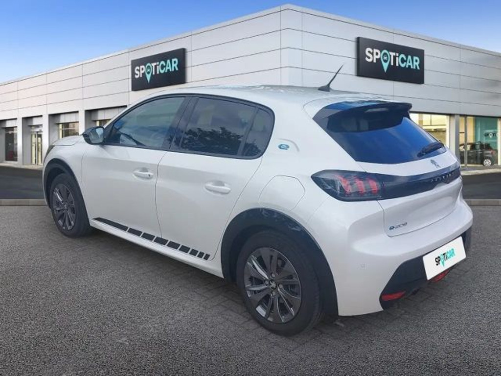 Peugeot e-208